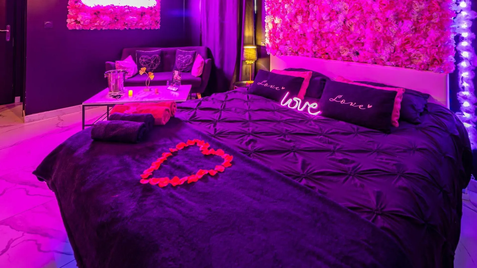 Sweet Dreams Jacuzzi Hotel Le Breuil  Le Breuil (Rhone)