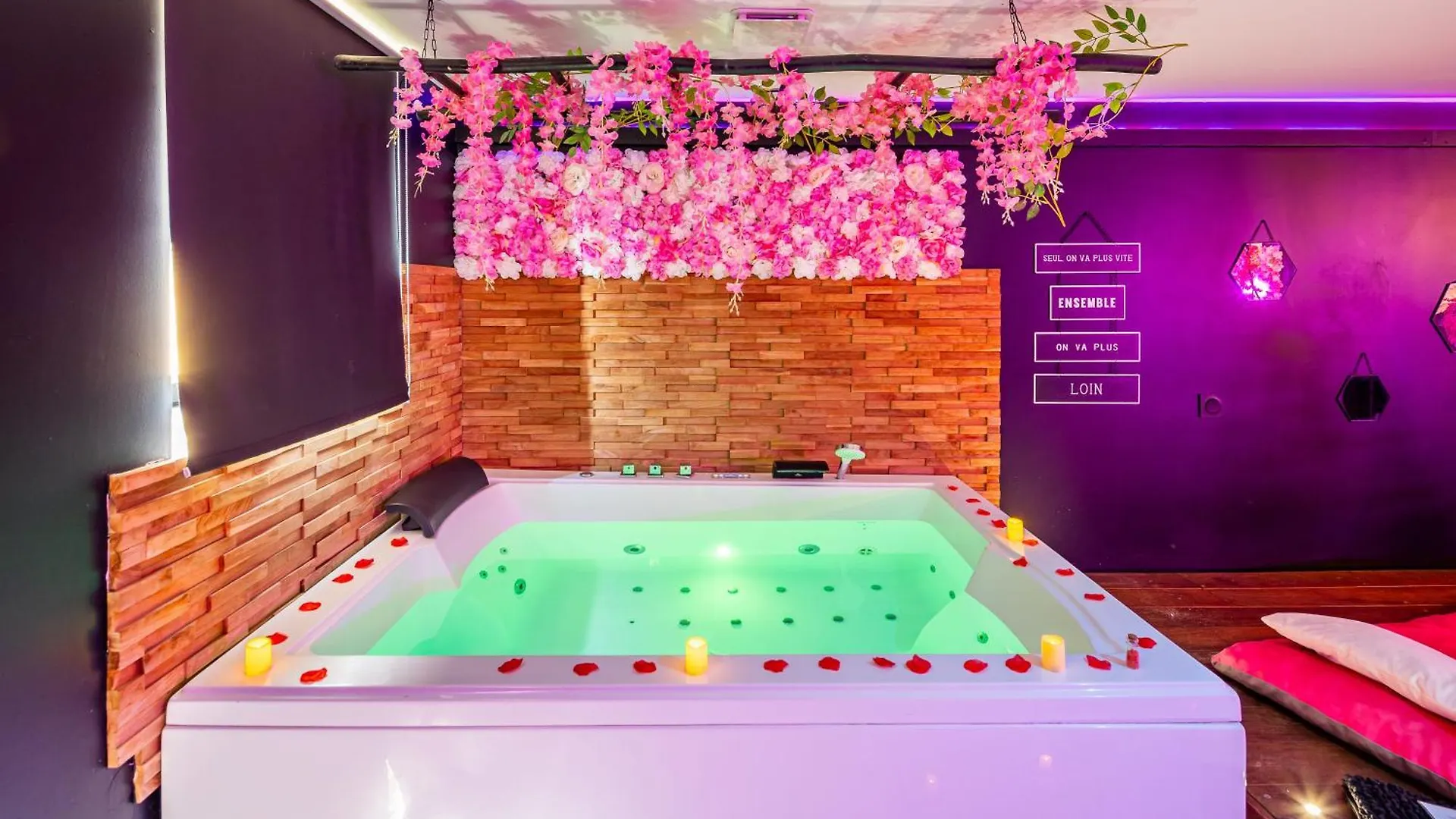 Sweet Dreams Jacuzzi Hotel Le Breuil  Liefdeshotel Le Breuil (Rhone)