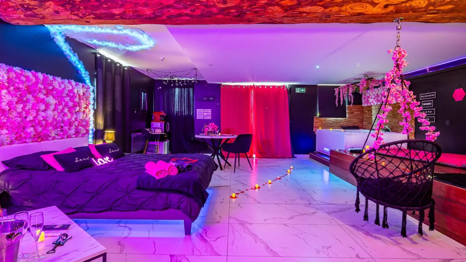 Liefdeshotel Sweet Dreams Jacuzzi Hotel Le Breuil