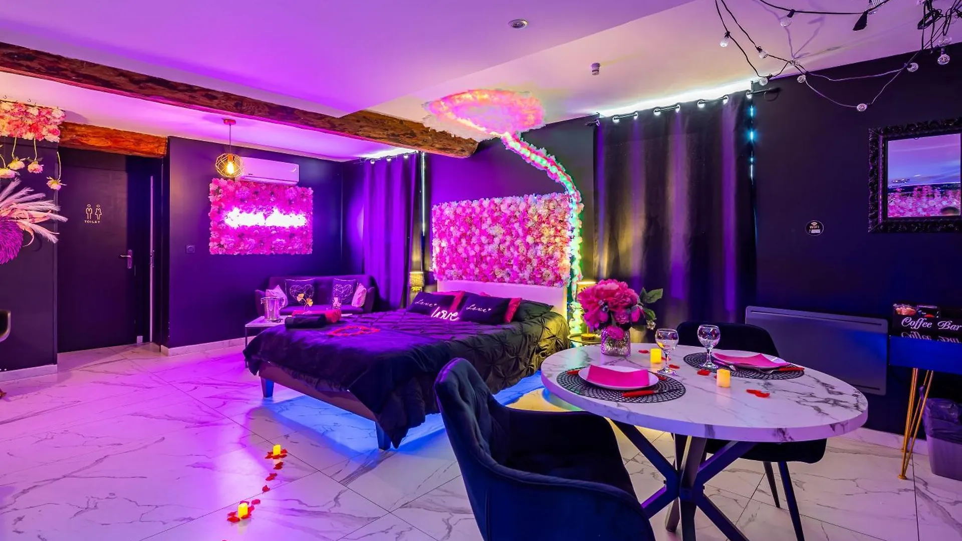 Liefdeshotel Sweet Dreams Jacuzzi Hotel Le Breuil  Frankrijk
